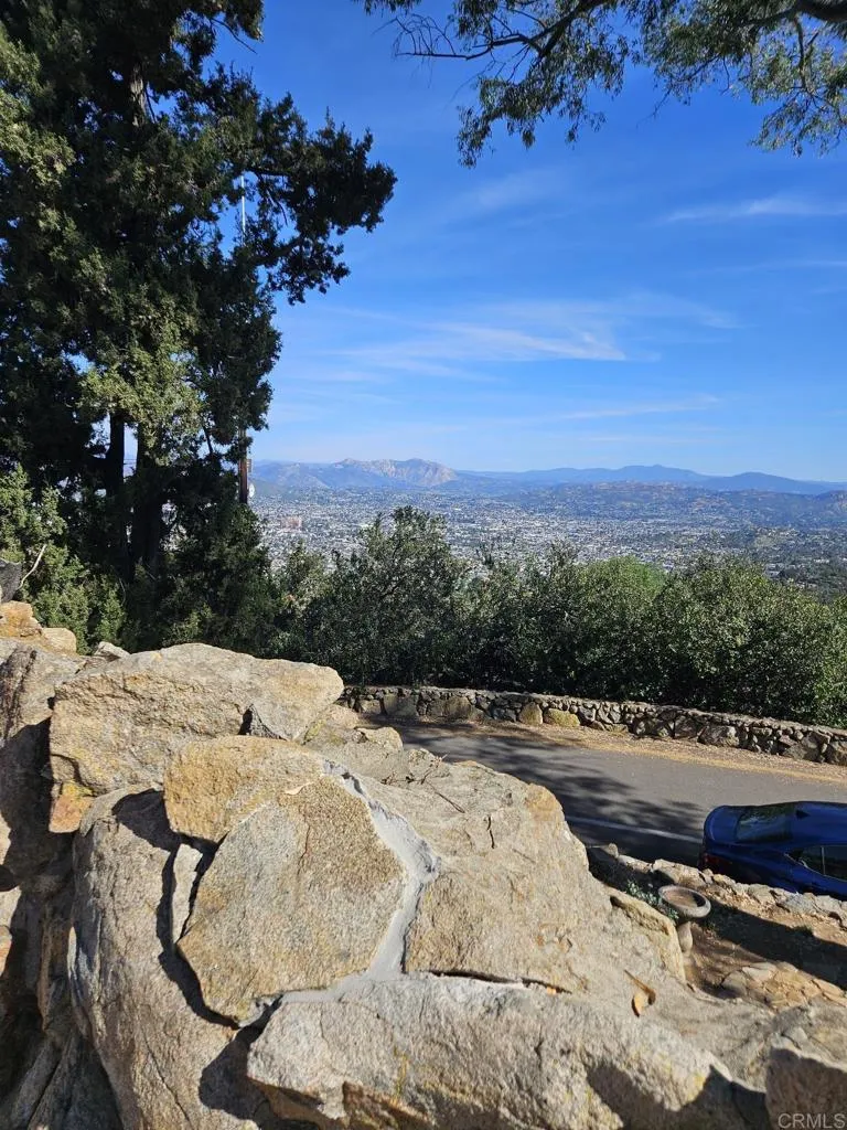 https://cdn.realtyfeed.com/cdn/127/306557486/10213ac35cc4175107dc52d5ce680955.webp
