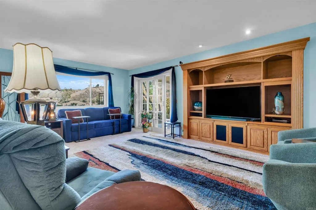 https://cdn.realtyfeed.com/cdn/127/306557486/667475ae640261d6838d60753e0522a4.webp
