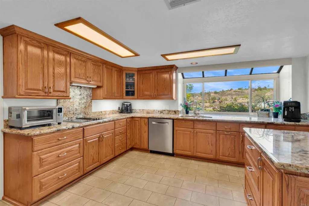 https://cdn.realtyfeed.com/cdn/127/306557486/966aa26eb9f5c83eba6a737ae6346c54.webp