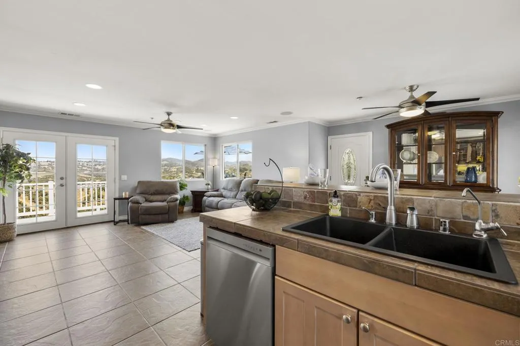 https://cdn.realtyfeed.com/cdn/127/306557493/6367fd7ef7ce3d7a2e1fe6b6ee10af1f.webp