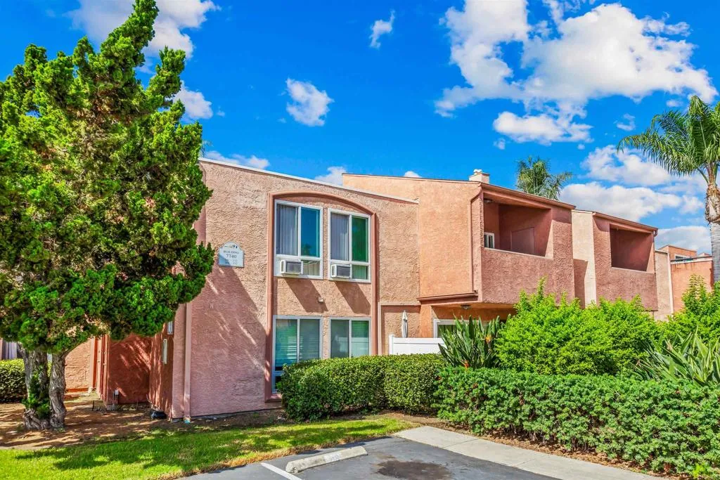 https://cdn.realtyfeed.com/cdn/127/306557555/23ecbe81cd24e7c6dac39e54122c6e41.webp