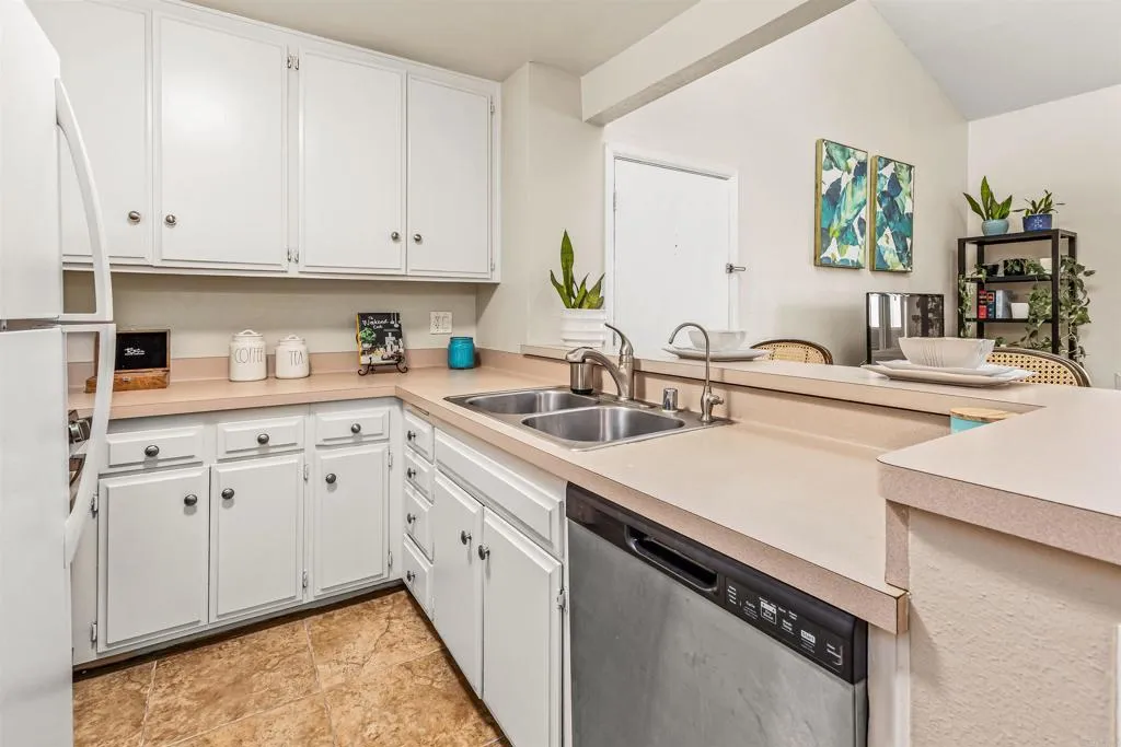 https://cdn.realtyfeed.com/cdn/127/306557555/65466a928bc02c66086eb1c2dff1522f.webp