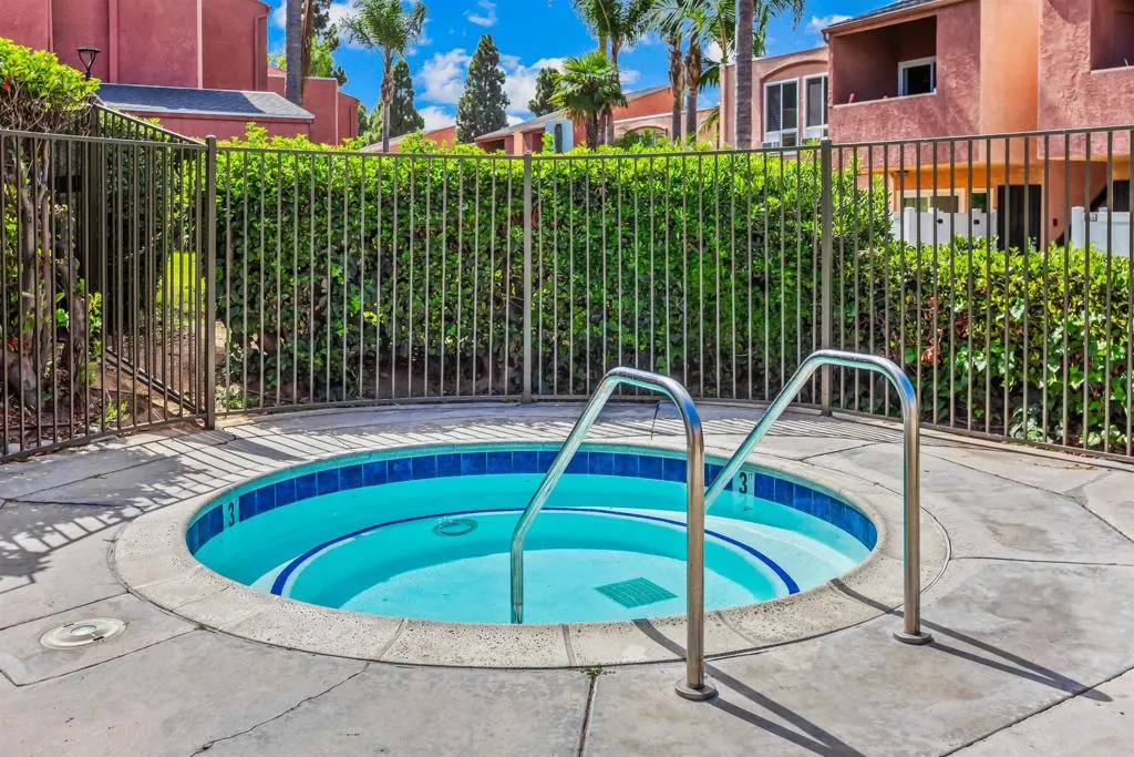 https://cdn.realtyfeed.com/cdn/127/306557555/f1a162c4099d73e3e56c3a982cb92fe3.webp