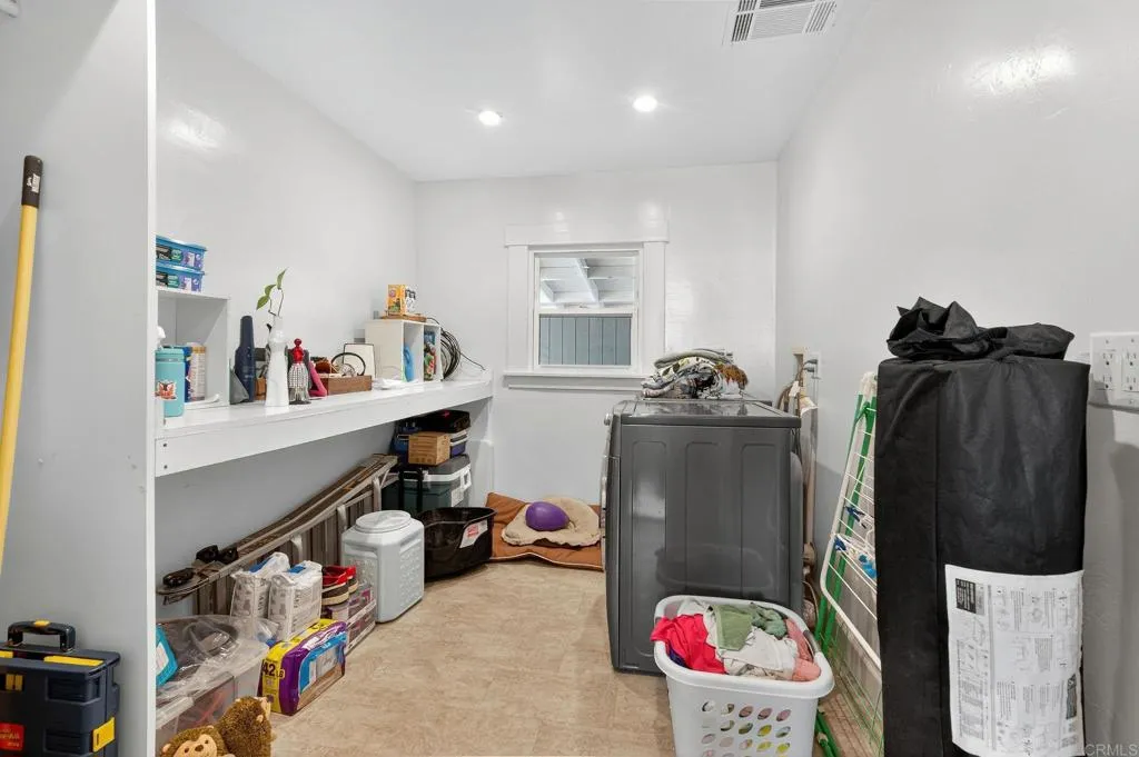 https://cdn.realtyfeed.com/cdn/127/306557638/893b4eff5e40e15b0bae0c7f21b14ce5.webp