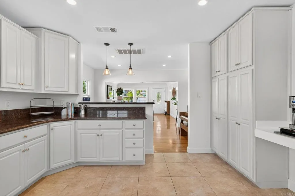 https://cdn.realtyfeed.com/cdn/127/306557638/aaa1eed6b822c39d73e3fe467c0500a3.webp