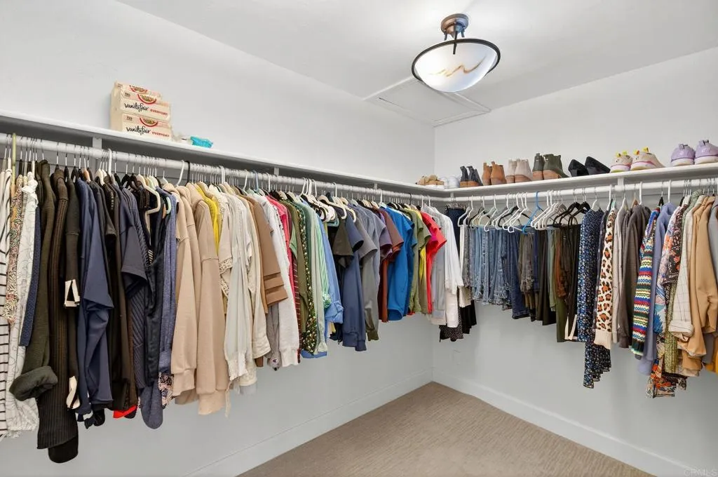 https://cdn.realtyfeed.com/cdn/127/306557638/ea2ce9775e74d4552ab17c29857ef4b1.webp
