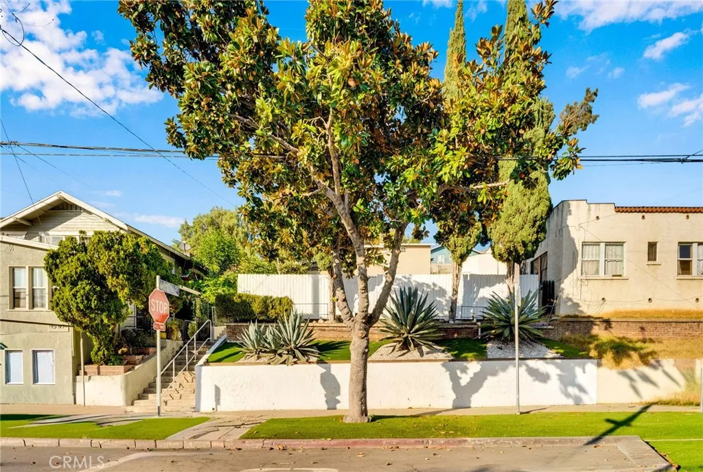 1925 Berkeley, Echo Park, CA 90026 - Photo 2 of 34, Echo Park, CA