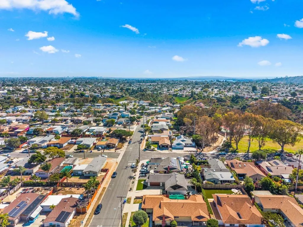 https://cdn.realtyfeed.com/cdn/127/306557675/28346780329d54d0ad16c558722f3651.webp