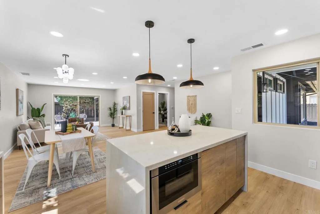 https://cdn.realtyfeed.com/cdn/127/306557675/2a7408b3c5ef4d432ab9f5f559318f1a.webp