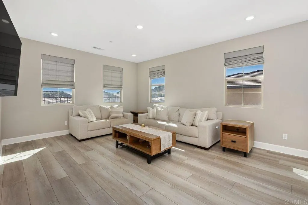 https://cdn.realtyfeed.com/cdn/127/306557713/7839ddcbc3f4723c34bd1c04d145287a.webp