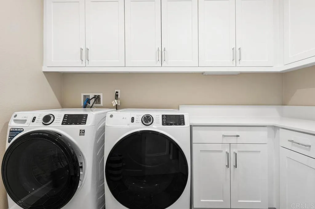 https://cdn.realtyfeed.com/cdn/127/306557713/82ca31e8153aa85f9fc5da3d55e21728.webp