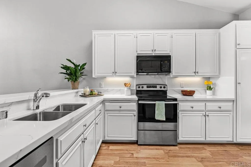 https://cdn.realtyfeed.com/cdn/127/306557721/7b6c832dbe6c67fb47fd0dcacb9318e2.webp