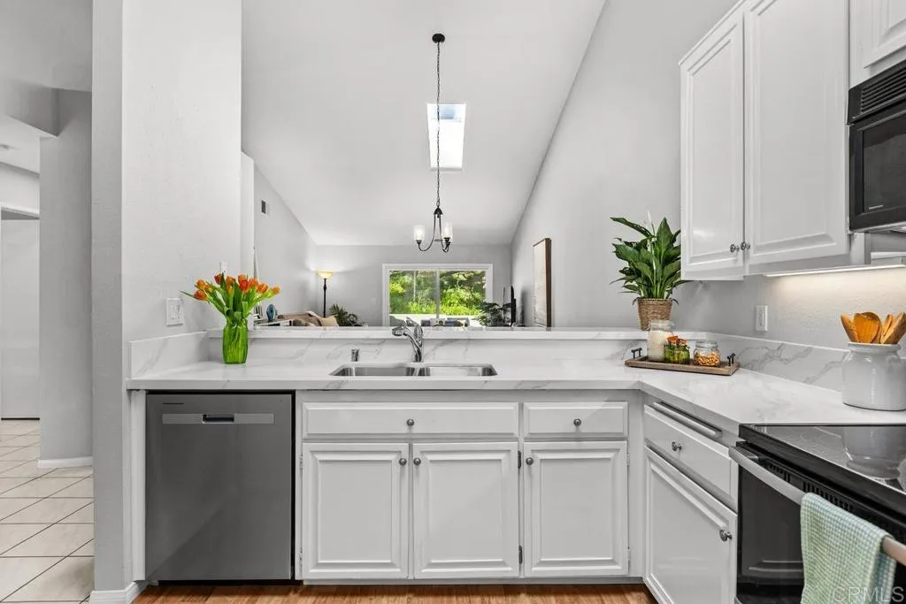 https://cdn.realtyfeed.com/cdn/127/306557721/e9e5d96ee13fcc2fc4de7919e7ee7c6b.webp