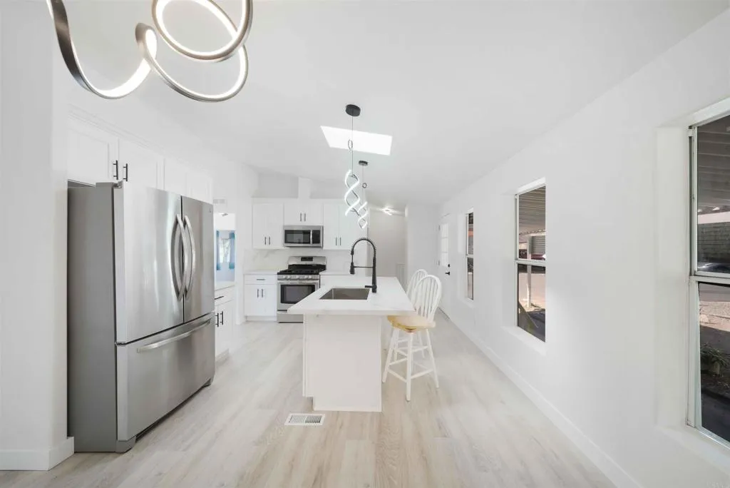 https://cdn.realtyfeed.com/cdn/127/306557777/ced00267b96f51bfa63130ad4a1b05c9.webp