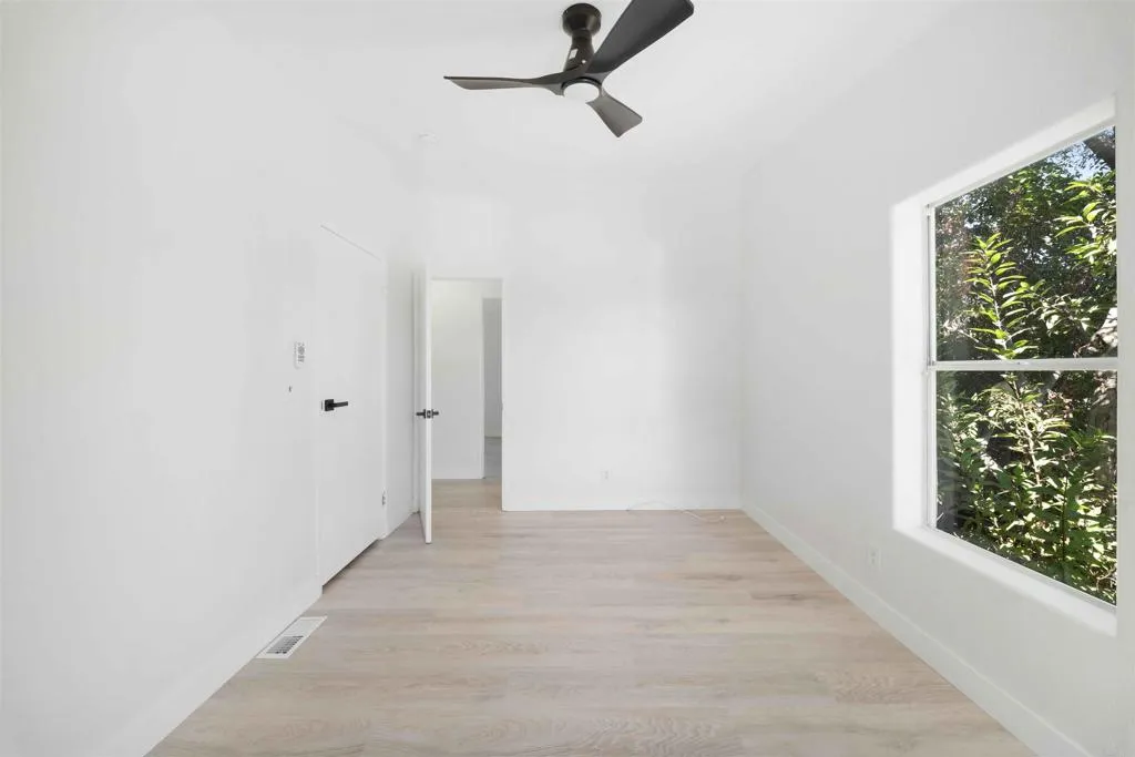https://cdn.realtyfeed.com/cdn/127/306557777/f811861e6415cc9eab0e5961e1bd94a3.webp