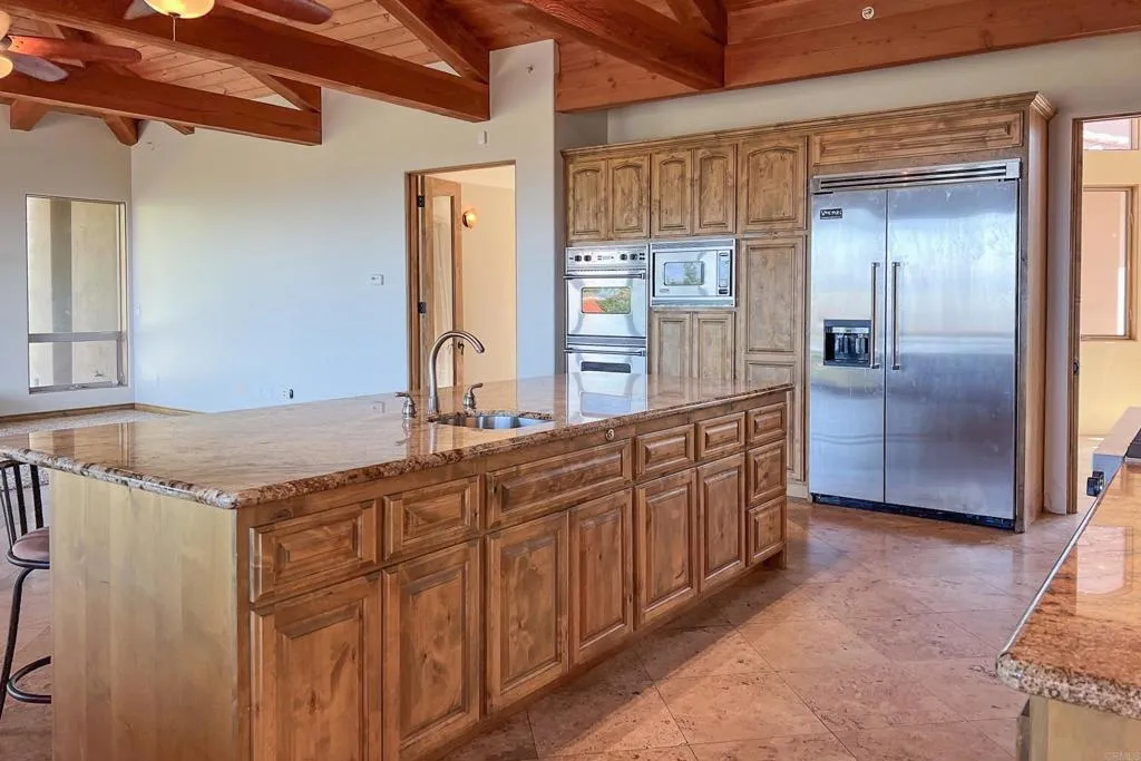 https://cdn.realtyfeed.com/cdn/127/306557795/209e3144532da32b58eac933b6b8ff41.webp