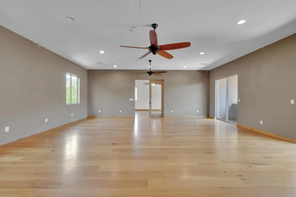 https://cdn.realtyfeed.com/cdn/127/306557795/5b1f4f110ccd6dd4457f30411c541775.webp
