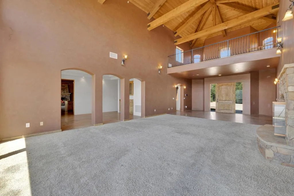https://cdn.realtyfeed.com/cdn/127/306557795/63e5dced0b71df15b2b69e386370af2e.webp