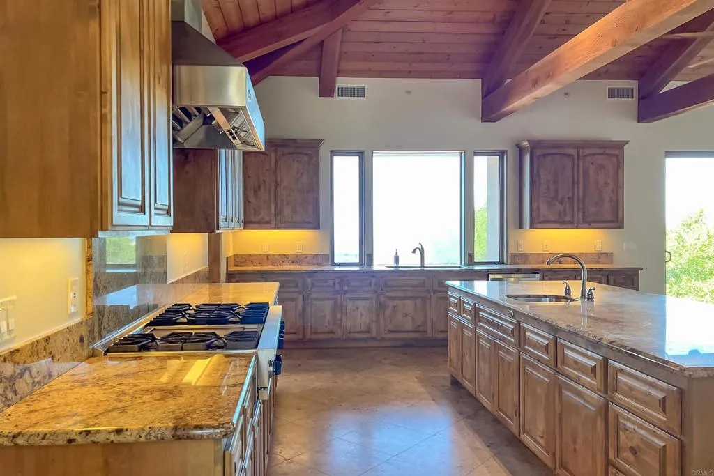https://cdn.realtyfeed.com/cdn/127/306557795/8f2b15f52070f70b6c75e3bd230f970a.webp