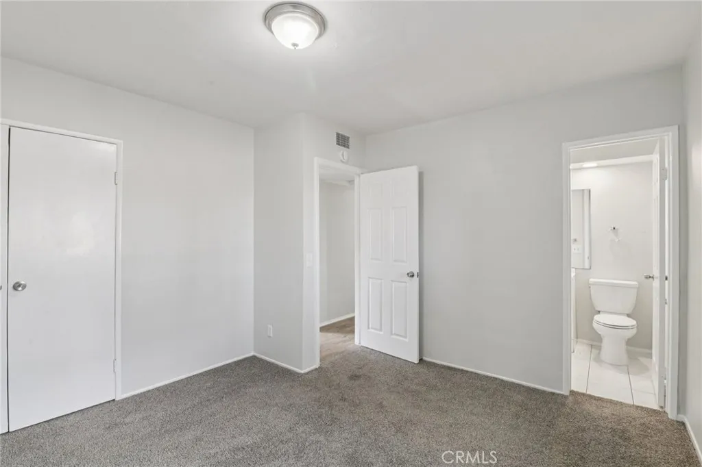 https://cdn.realtyfeed.com/cdn/127/306557816/a212ae9657389f238f93d1645bdefbd9.webp