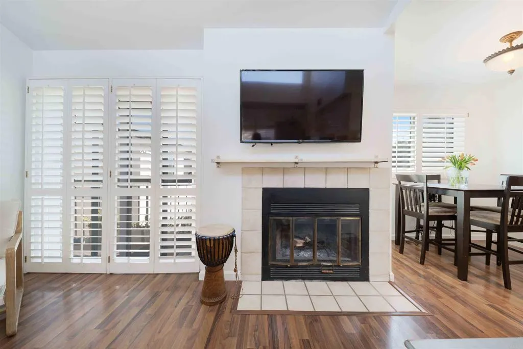 https://cdn.realtyfeed.com/cdn/127/306557817/36a12387b4ab98f4f9683b5bebbb52bd.webp