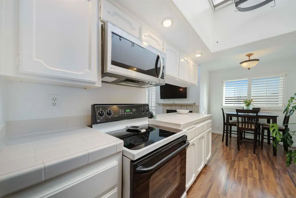 https://cdn.realtyfeed.com/cdn/127/306557817/e1b9b3100e8565022bca78c3cef68f62.webp
