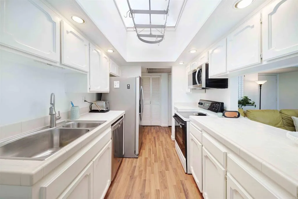 https://cdn.realtyfeed.com/cdn/127/306557817/e4e5cce0c9c98aff967a8a00bed2425c.webp