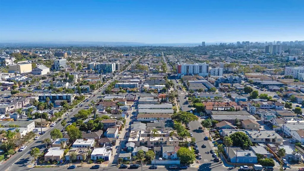 https://cdn.realtyfeed.com/cdn/127/306557817/f6e3db72f515d56f8c4bf76638e99f1f.webp
