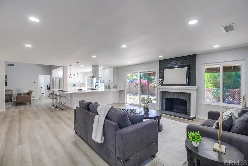 https://cdn.realtyfeed.com/cdn/127/306557844/0ce157affb93149c539f29e3a8c538dd.webp