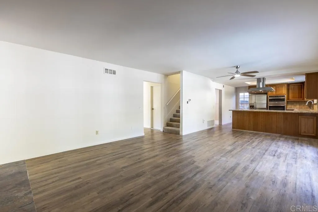 https://cdn.realtyfeed.com/cdn/127/306557870/98f7481d211feb33c837badecbee7a1f.webp