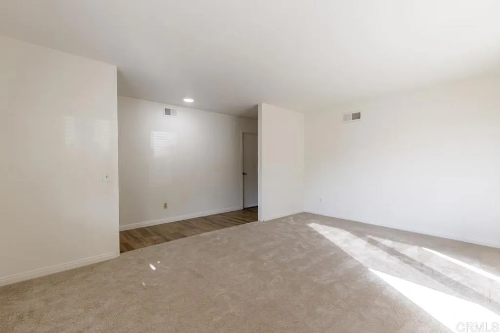 https://cdn.realtyfeed.com/cdn/127/306557870/bf8e858d7065c377eb3b13393b44e73e.webp