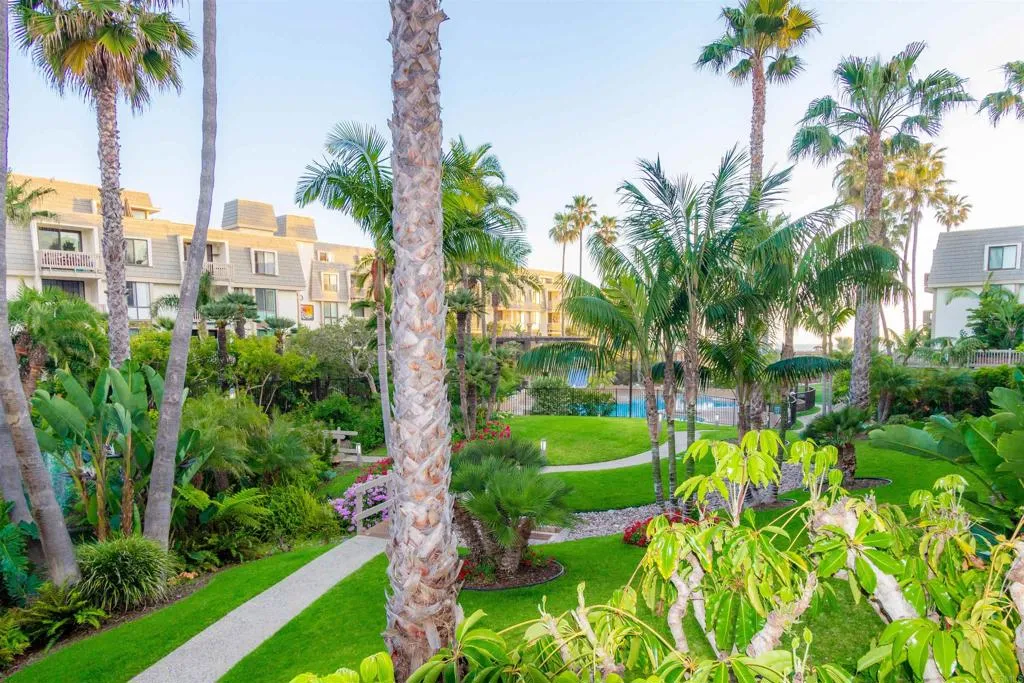 https://cdn.realtyfeed.com/cdn/127/306557871/07c2706c0ca8e03ce76a1d37a12ab5d0.webp