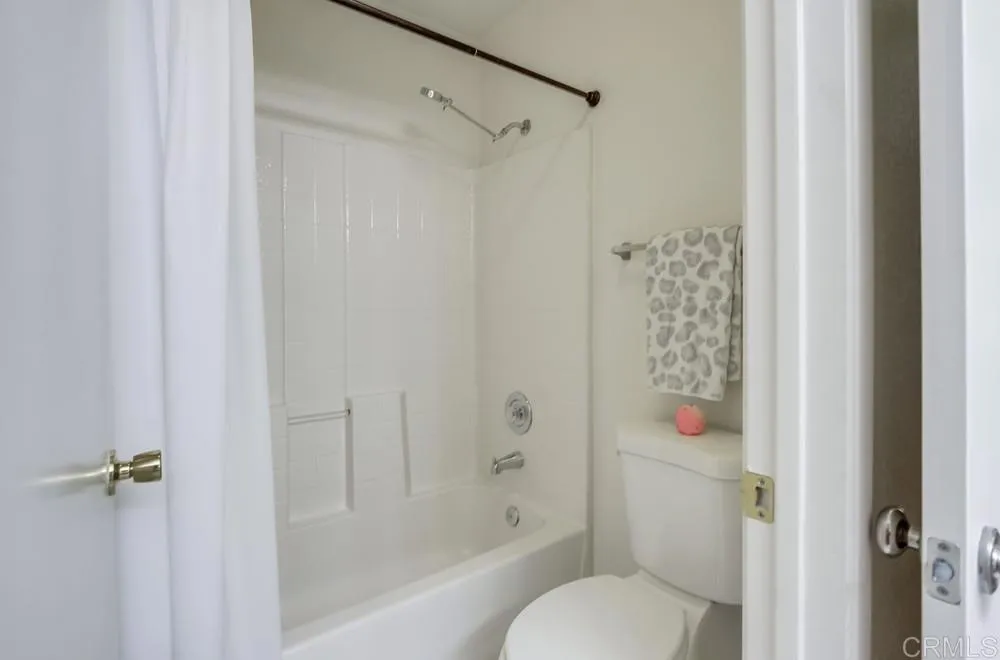 https://cdn.realtyfeed.com/cdn/127/306557901/71e1e67149e92ca84e39f615b573fe5f.webp