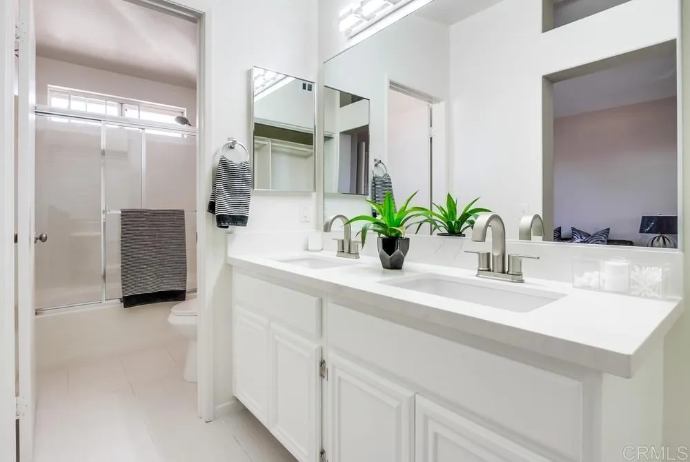 https://cdn.realtyfeed.com/cdn/127/306557901/ea9166bea9c533ac2e78f2a55b1fba7d.webp