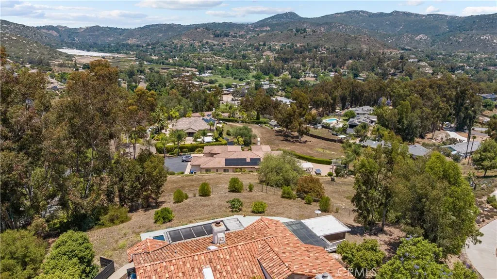 https://cdn.realtyfeed.com/cdn/127/306557922/13800076e06cce3ae1f08022540591e0.webp