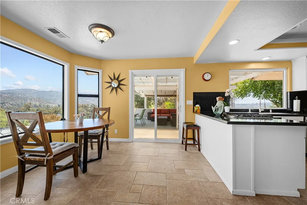 https://cdn.realtyfeed.com/cdn/127/306557922/a0ab800e09b108476c334fbdcc1c7069.webp