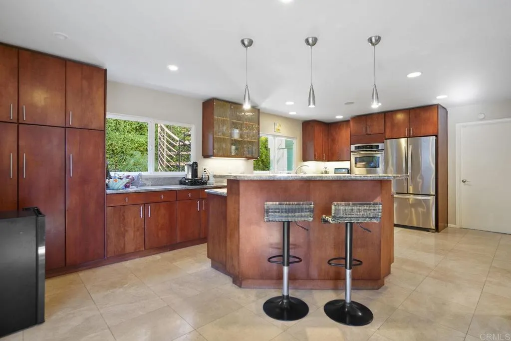 https://cdn.realtyfeed.com/cdn/127/306557934/8e40d74653cd22dd59abde21ebdde0dc.webp