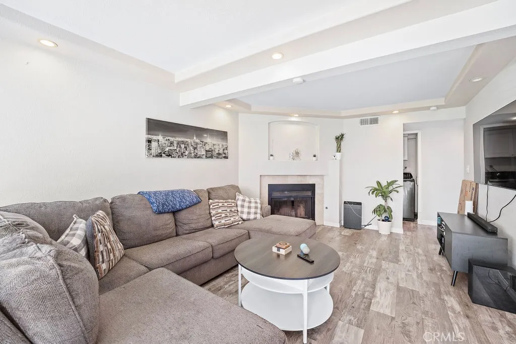 https://cdn.realtyfeed.com/cdn/127/306557998/7d2ee9bac43e131d2cb1c42c23a2d6fb.webp
