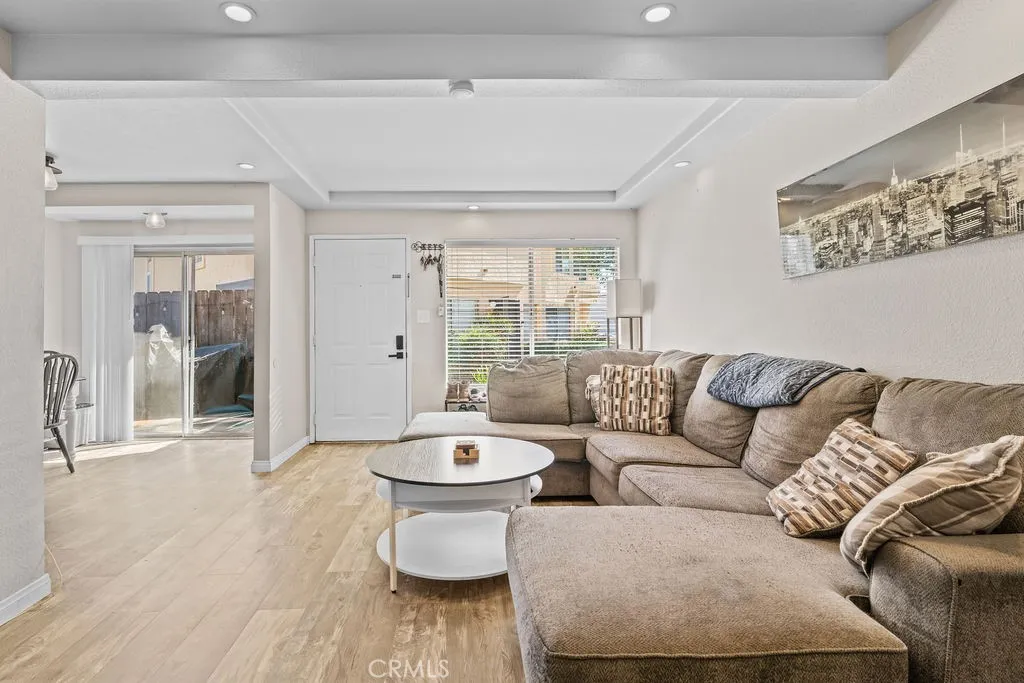 https://cdn.realtyfeed.com/cdn/127/306557998/949fc8d696d09af0b983a7dfe93d8897.webp