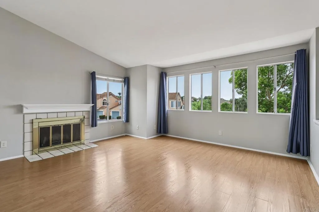 https://cdn.realtyfeed.com/cdn/127/306558018/b9d95f107bd66a288bacd74c4162d277.webp