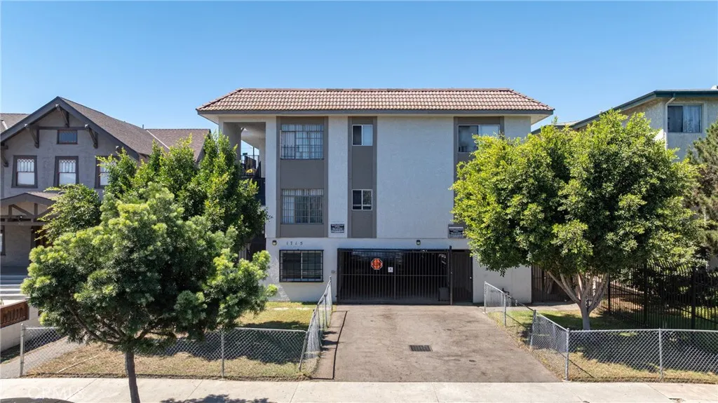 1715 Westmoreland Boulevard, Los Angeles, CA 90006 - Main photo, Los Angeles, CA