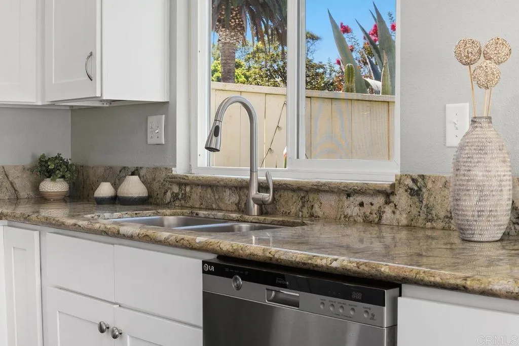 https://cdn.realtyfeed.com/cdn/127/306558181/c61aeb06b80d01c43319bc2237b087f5.webp