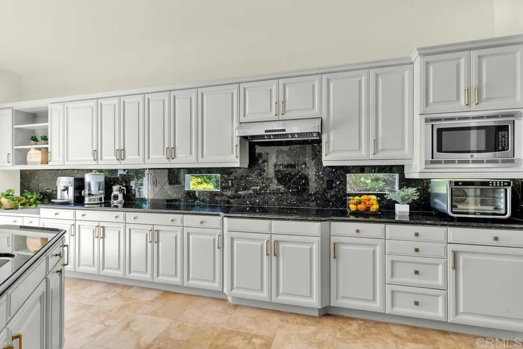 https://cdn.realtyfeed.com/cdn/127/306558242/50bffa620df0b40729981f13fa9d918a.webp