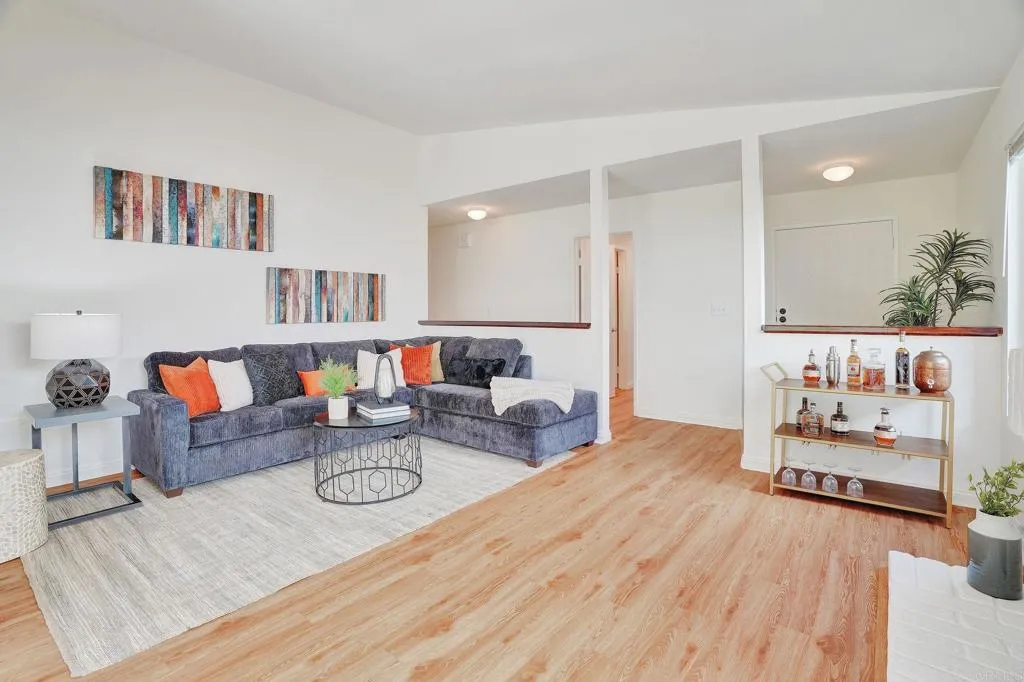https://cdn.realtyfeed.com/cdn/127/306558260/2f4364a5e2069e78f0b780664722dd90.webp