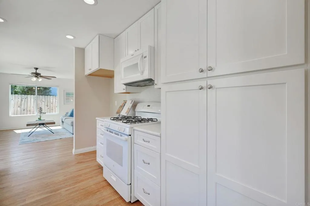 https://cdn.realtyfeed.com/cdn/127/306558260/334e4e2f3591a05626a967de7fe398f6.webp