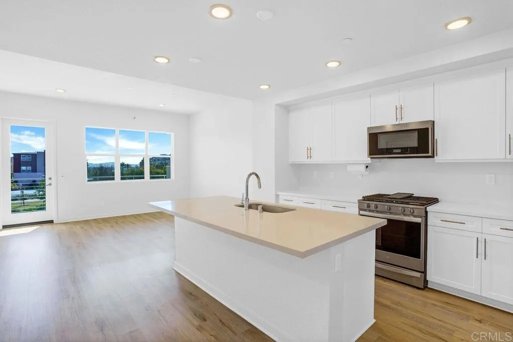 Photo #2: PTP2507551 Listing 