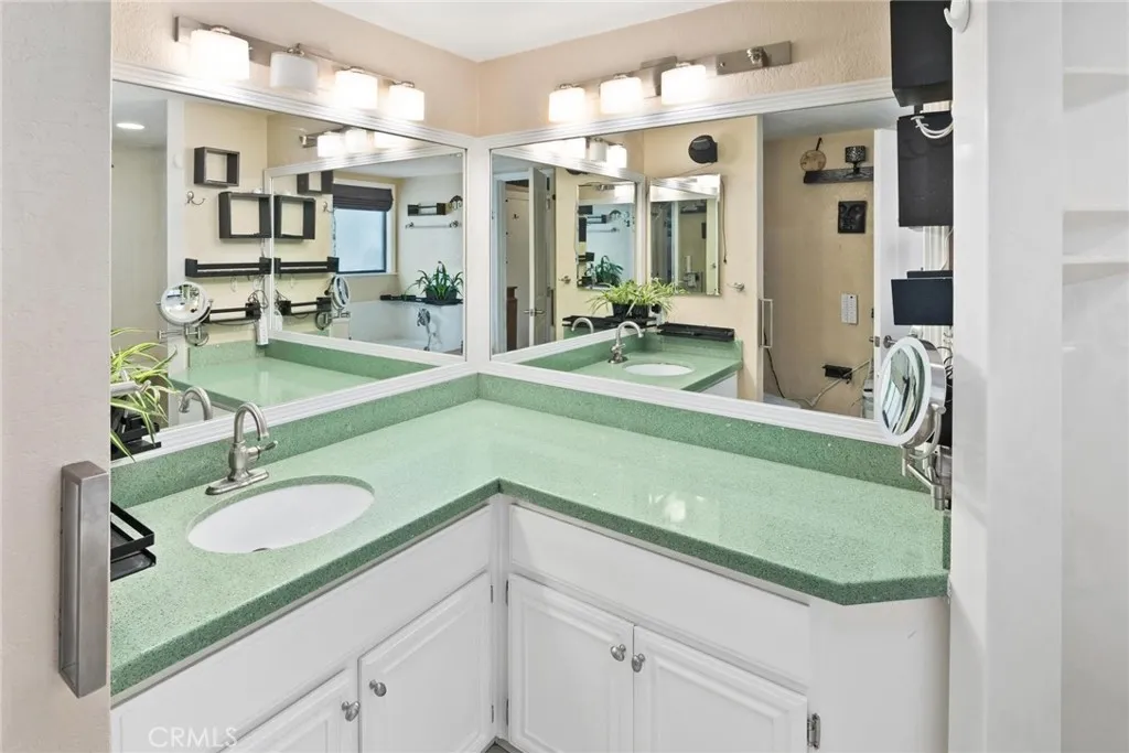 https://cdn.realtyfeed.com/cdn/127/306558353/4a6e799a941754c521dc1aa17099a85b.webp