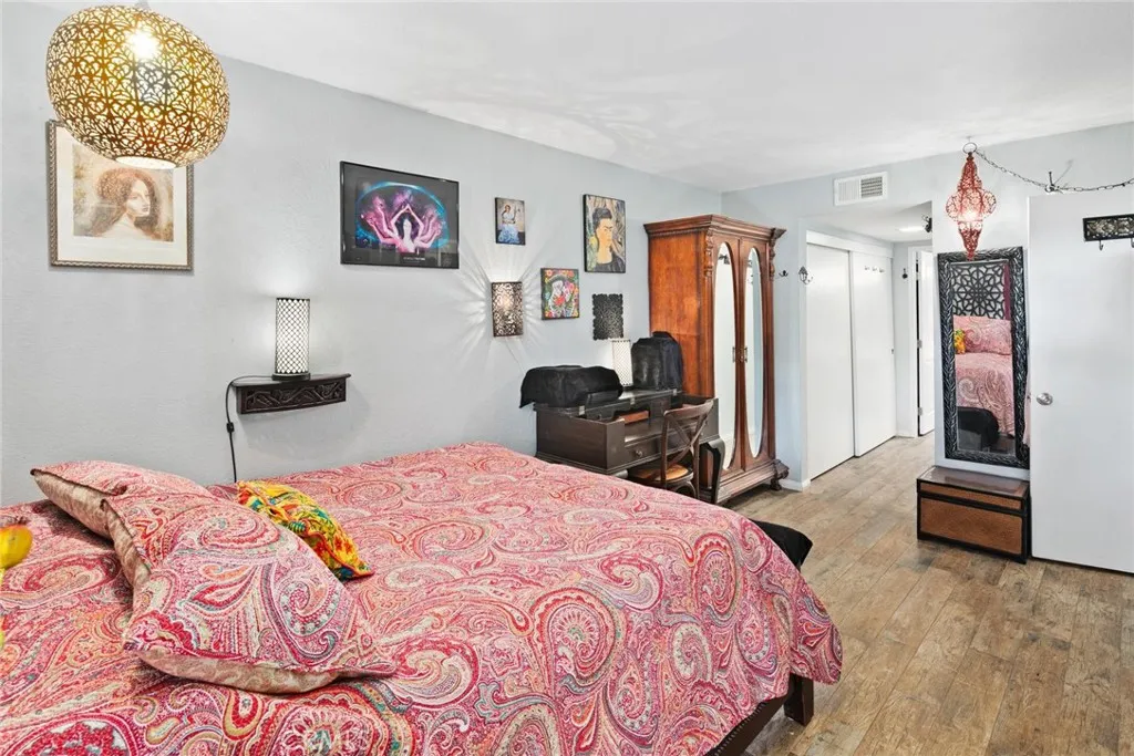https://cdn.realtyfeed.com/cdn/127/306558353/b64e15ed52c36216e75e5050ecf9d281.webp