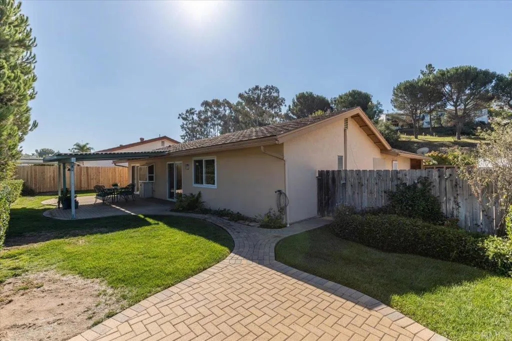 https://cdn.realtyfeed.com/cdn/127/306558355/a4581c8adc144e7b449d501fdc961c55.webp