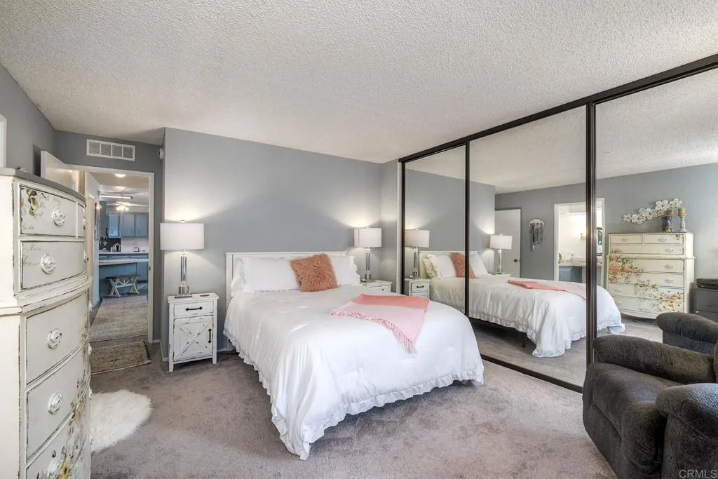 https://cdn.realtyfeed.com/cdn/127/306558388/a0df73bf00e727c76534877662a4706e.webp